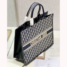 Christian Dior Shopping Bags